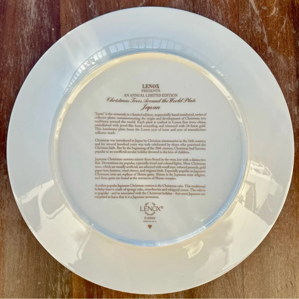 2006 Japan Lenox Christmas Trees Around the World Decorative Collectible Plate